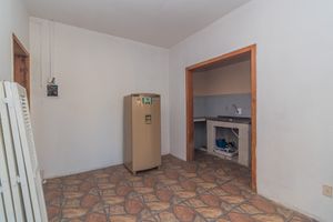 Image 4 - 884821