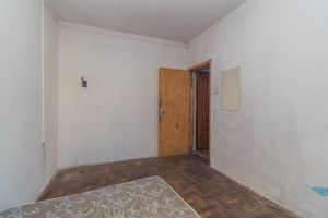 Image 11 - 884821