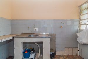 Image 12 - 884821
