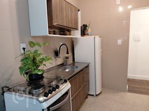 Image 6 - 884828