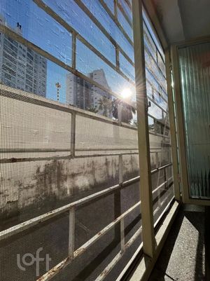 Image 8 - 884829