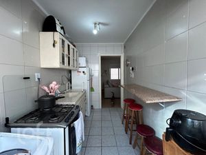 Image 16 - 884829