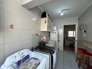 Image 18 - 884829