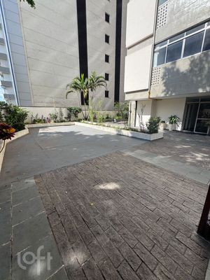 Image 38 - 884832