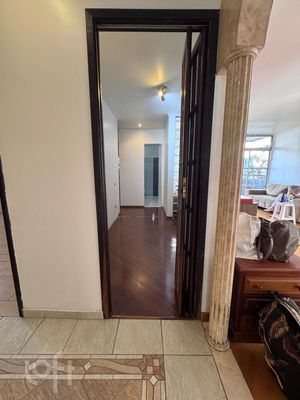 Image 18 - 884832