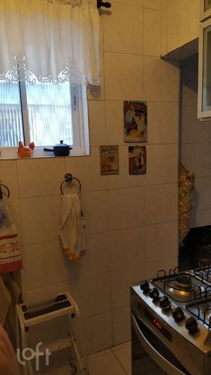 Image 21 - 884834
