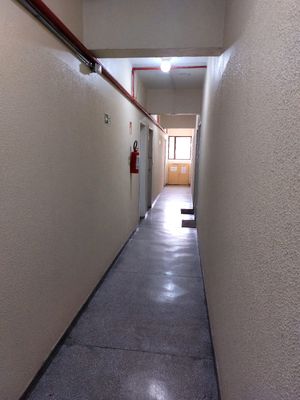 Image 15 - 884836