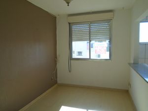 Image 1 - 884837