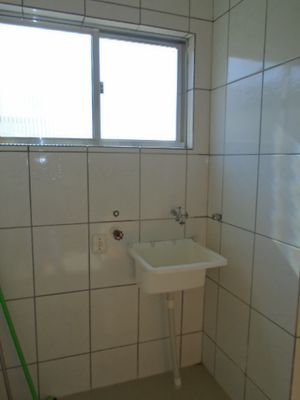 Image 4 - 884837