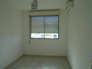Image 8 - 884837