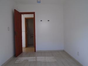 Image 9 - 884837