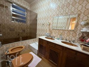 Image 18 - 884843
