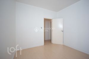 Image 9 - 884844