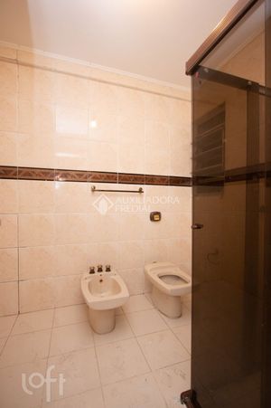Image 22 - 884844