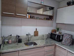 Image 6 - 884849