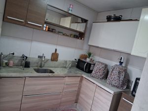 Image 8 - 884849