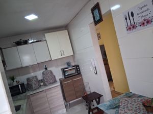 Image 7 - 884849