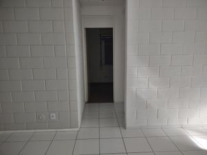 Image 1 - 884853