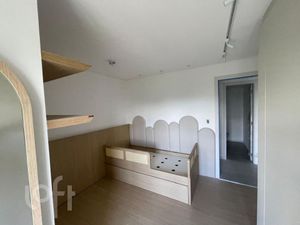 Image 14 - 884857