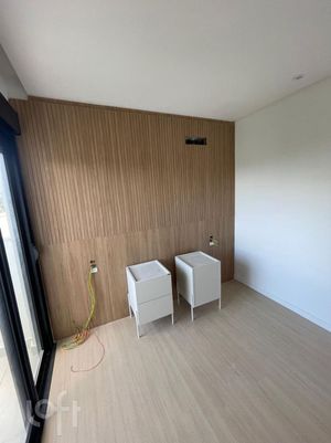 Image 9 - 884857