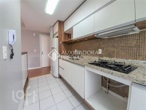 Image 18 - 884859