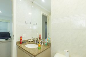 Image 8 - 884861