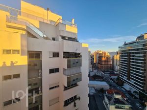 Image 18 - 884863