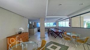 Image 18 - 884865
