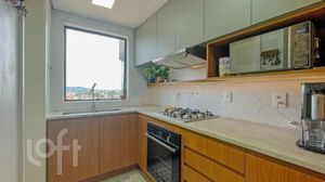 Image 11 - 884865