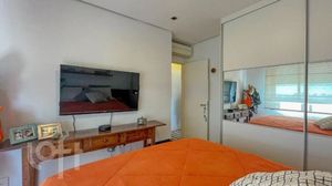 Image 6 - 884865