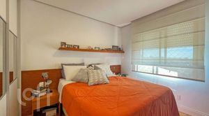 Image 8 - 884865