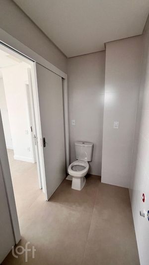 Image 19 - 884874