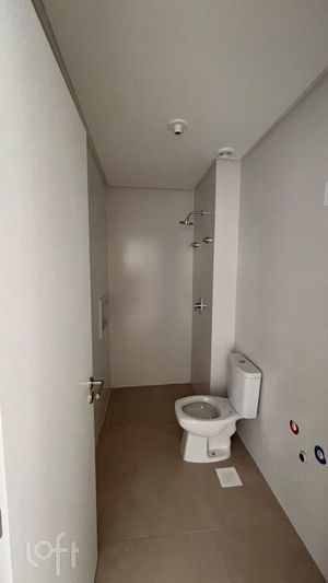 Image 18 - 884874