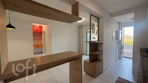 Image 11 - 884875