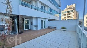 Image 3 - 884875