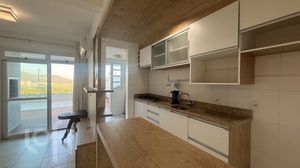 Image 10 - 884875