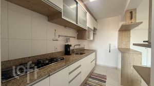 Image 14 - 884875
