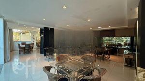Image 20 - 884875