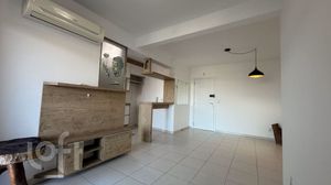 Image 7 - 884875