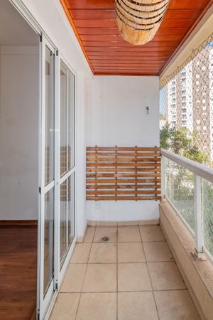 Image 8 - 884876