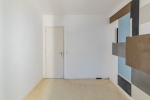 Image 15 - 884876