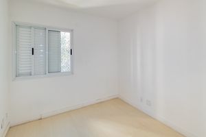 Image 17 - 884876