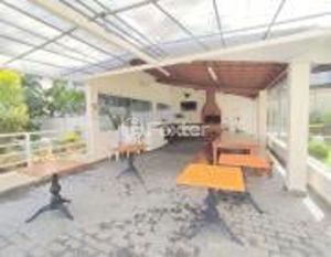 Image 6 - 884876