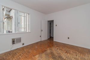 Image 11 - 884901