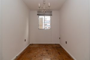 Image 17 - 884901