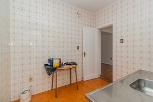 Image 19 - 884901