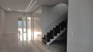 Image 1 - 884902