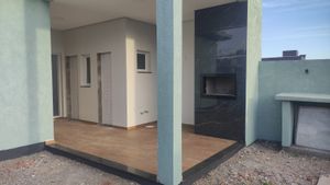 Image 10 - 884902