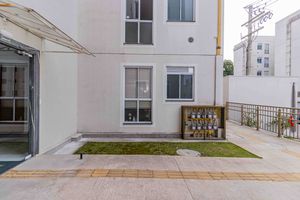 Image 3 - 884909