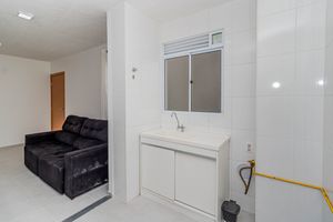 Image 6 - 884909